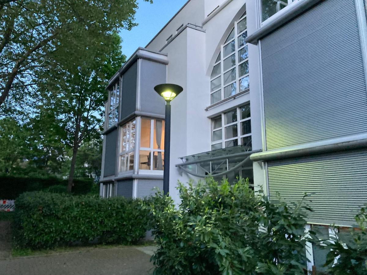 Homeoffice Business Nature View Mit Parkplatz Zentral, Hauptbahnhof Und Kuche Wiesbaden Luaran gambar